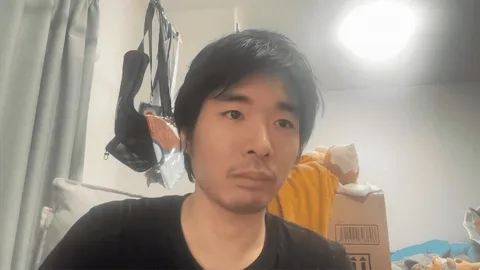 Split-screen demo showing the plugin removing a cluttered room background in real-time.